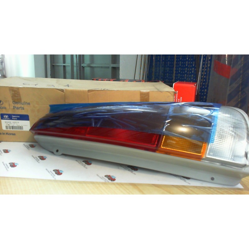 HYUNDAI  92402-02010 FARO POSTERIORE DESTRO