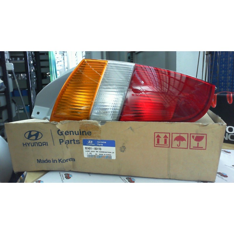 HYUNDAI  92401-05110 FARO POSTERIORE SINISTRO