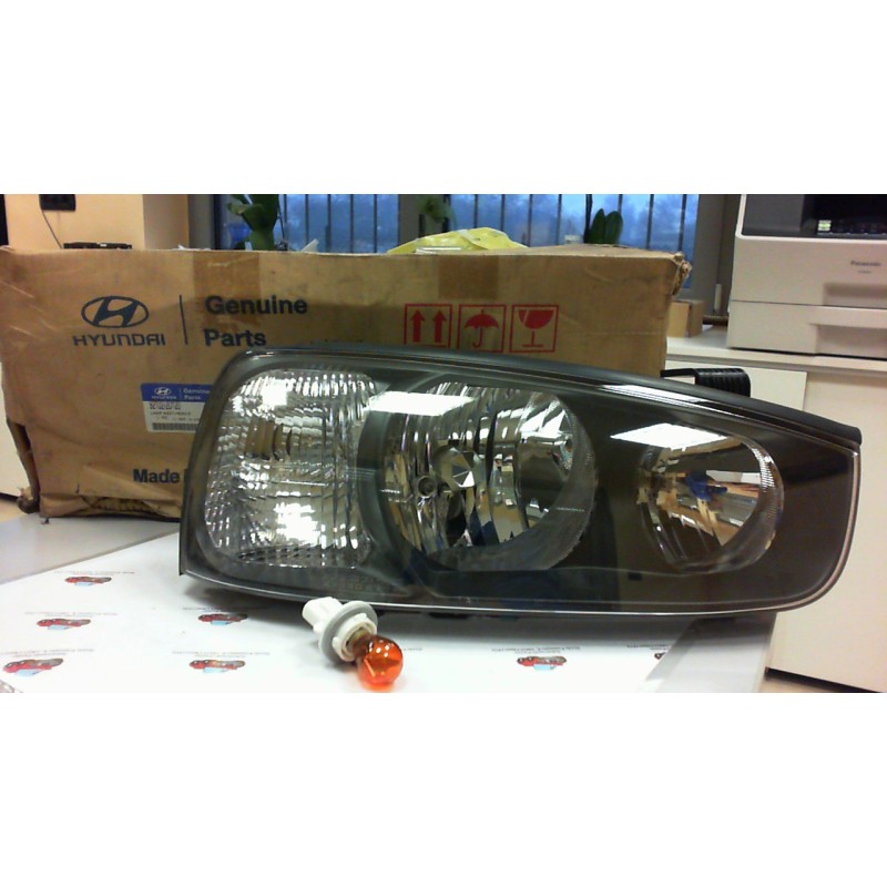 HYUNDAI  92102-2D120 FARO ANTERIORE DX